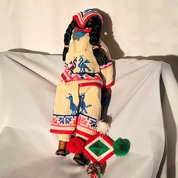 Handmade Mexican Folk Art 12" Huichol Doll in Traditional Costume - Picture 7 of 8